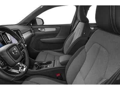 2024 Volvo XC40 B5 Core Dark Theme