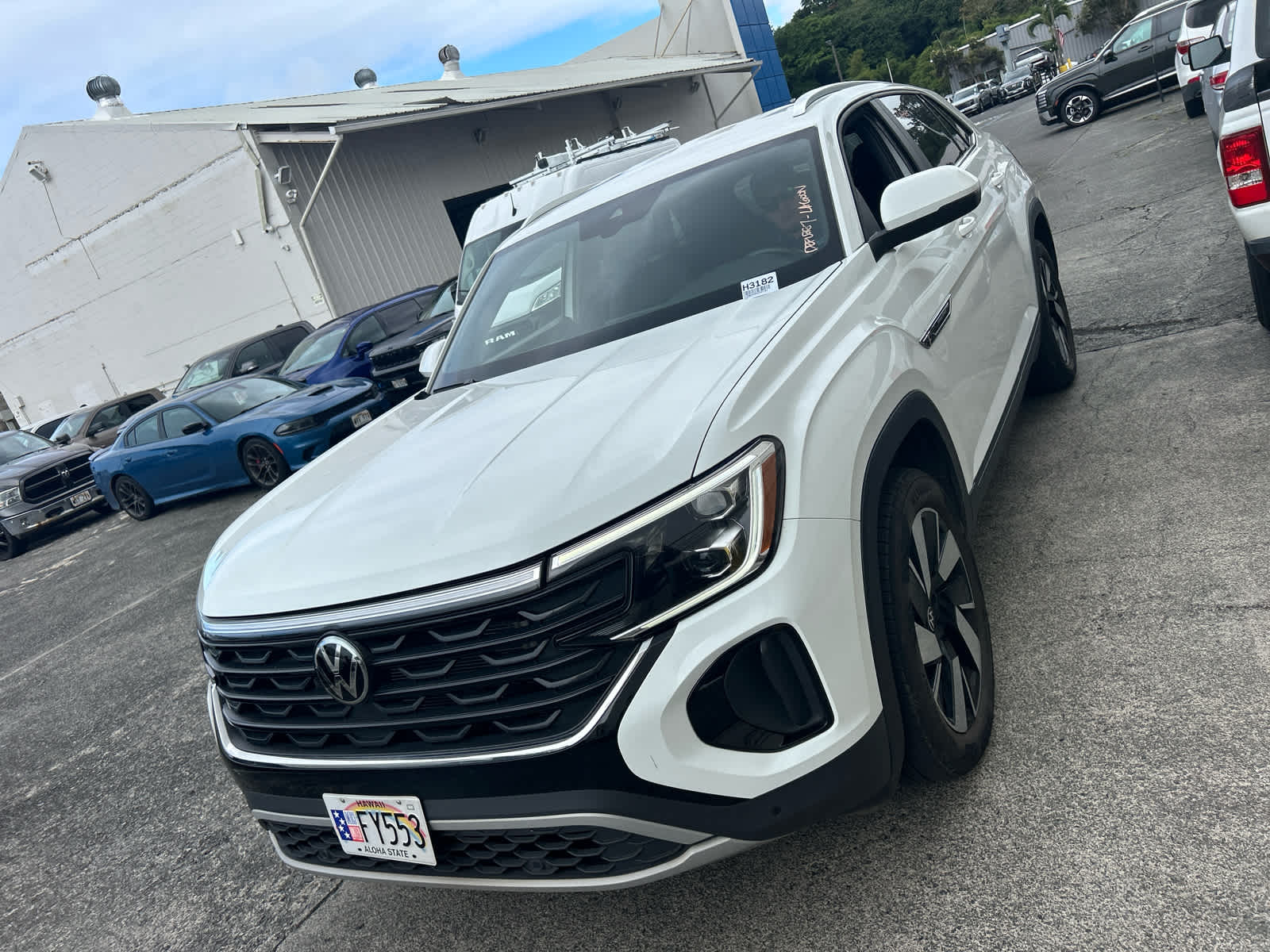 2025 Volkswagen Atlas Cross Sport 2.0T SE w/Technology