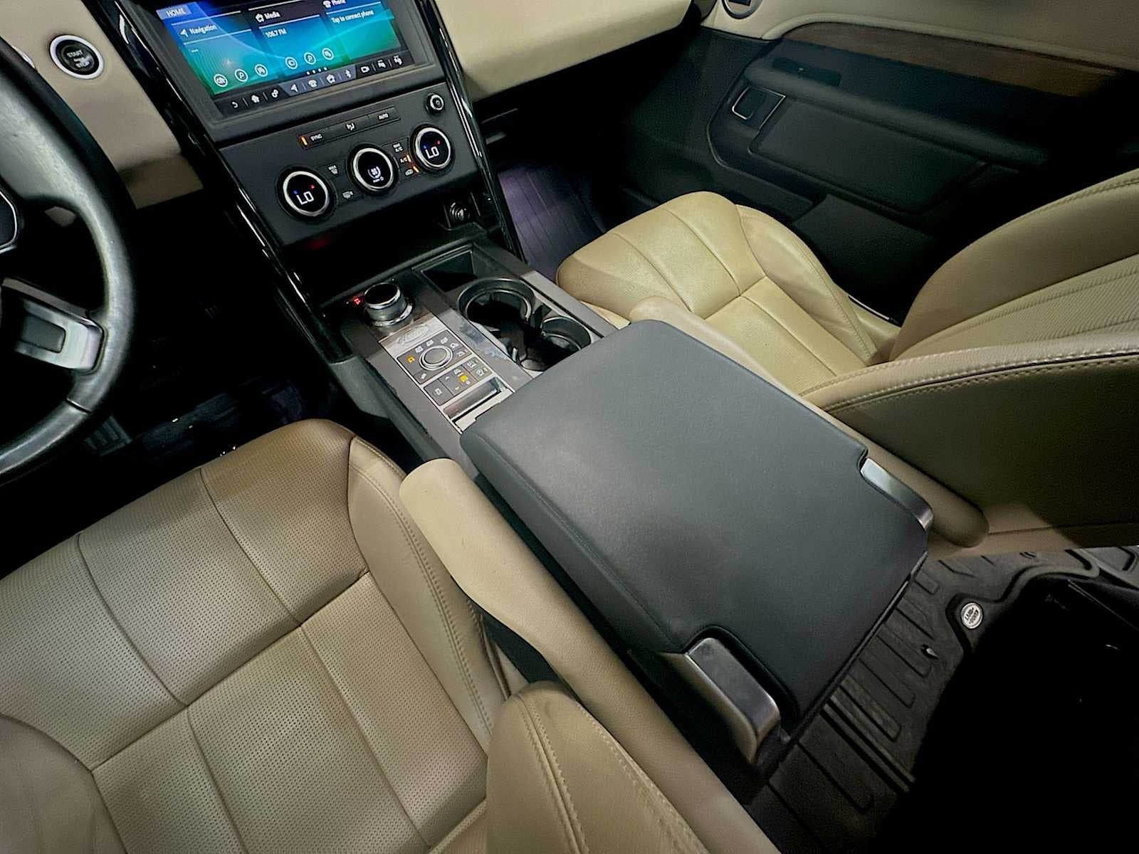 2018 Land Rover Discovery SE