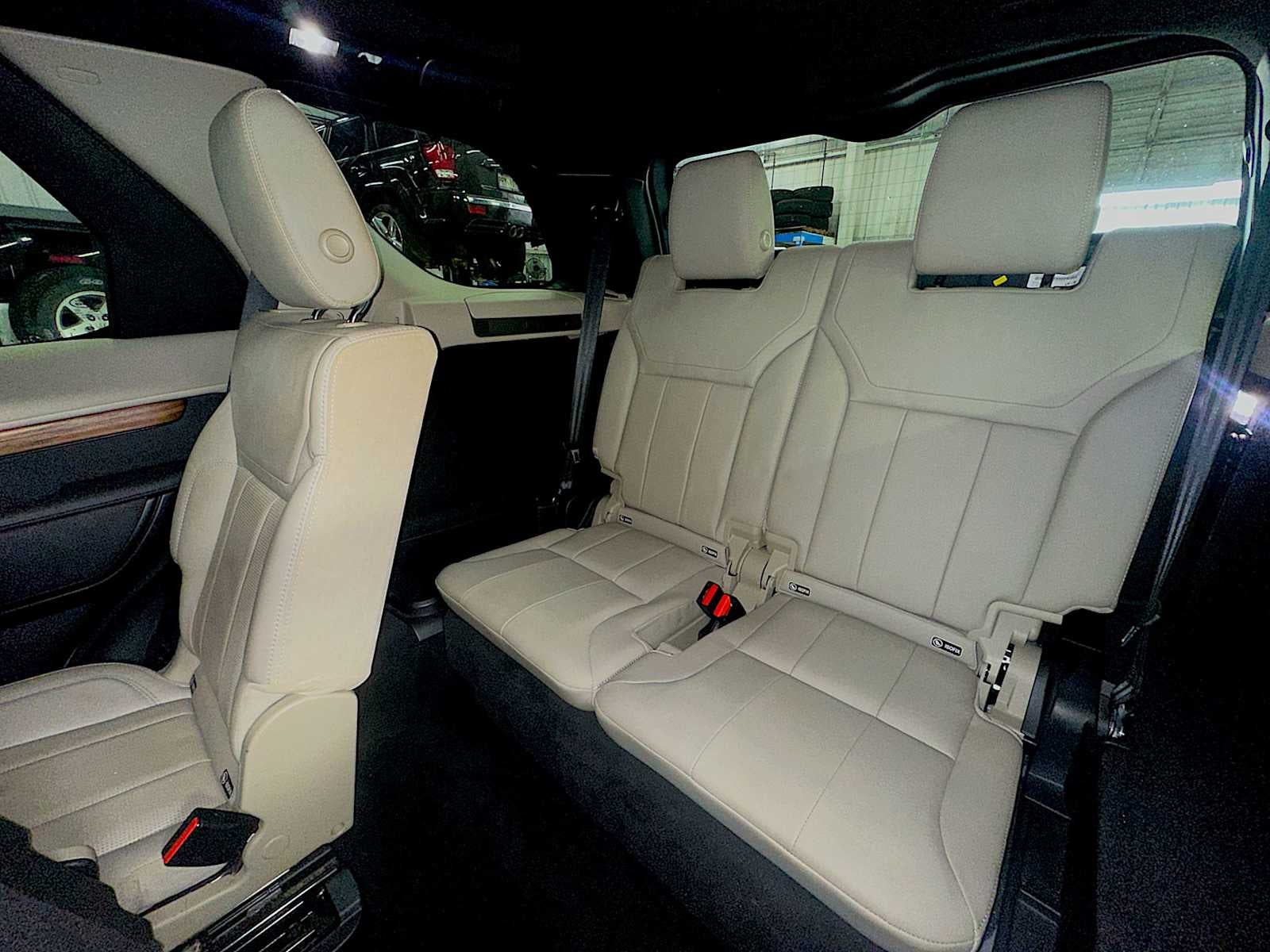 2018 Land Rover Discovery SE