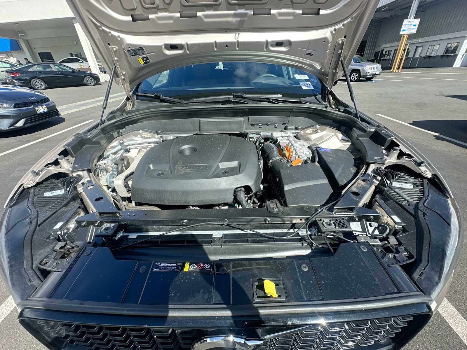 2024 Volvo XC60 Recharge Plug-In Hybrid Plus Dark Theme