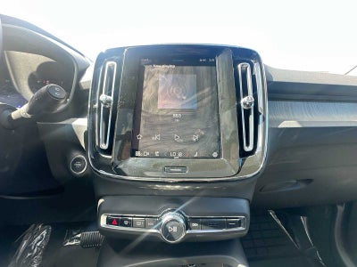 2023 Volvo XC40 Plus Bright Theme