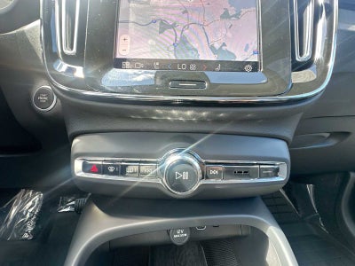 2023 Volvo XC40 Plus Bright Theme