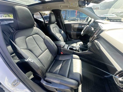 2023 Volvo XC40 Plus Bright Theme