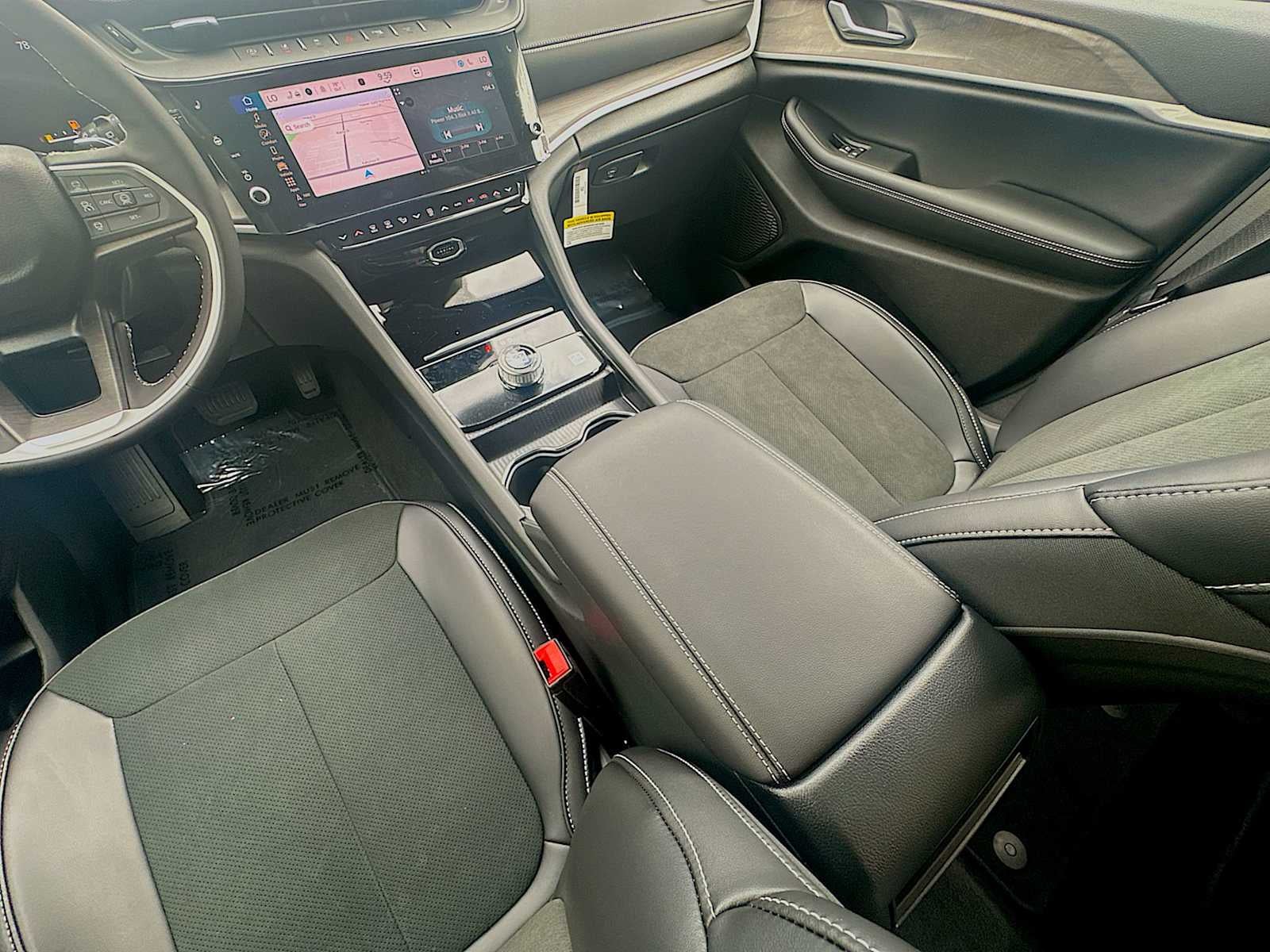 2026 Jeep Grand Cherokee GRAND CHEROKEE LAREDO ALTITUDE 4X2