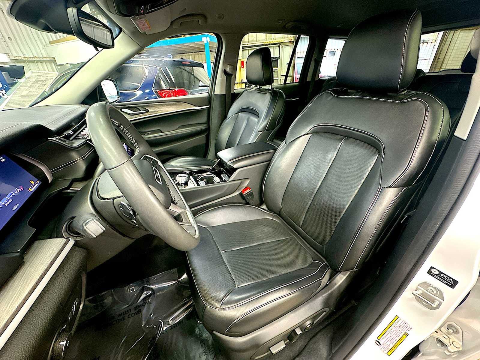 2023 Jeep Grand Cherokee Limited 4x2