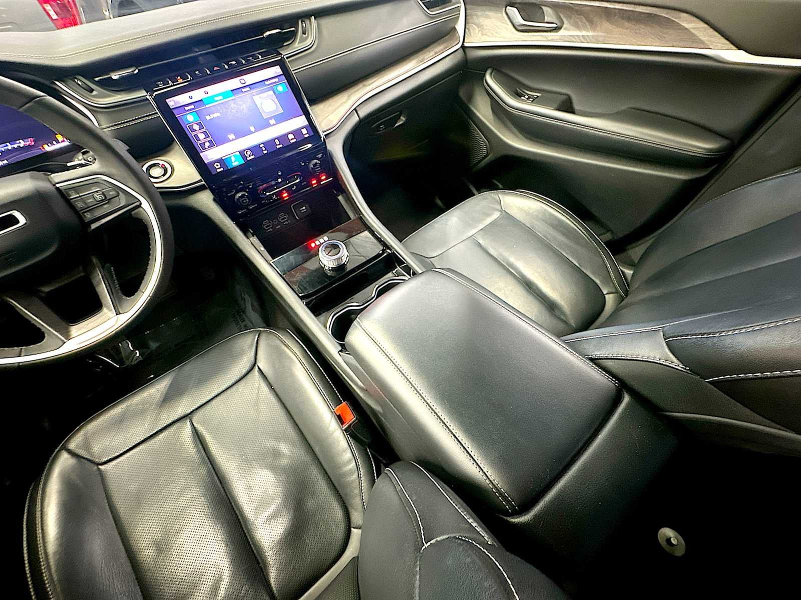 2023 Jeep Grand Cherokee Limited 4x2