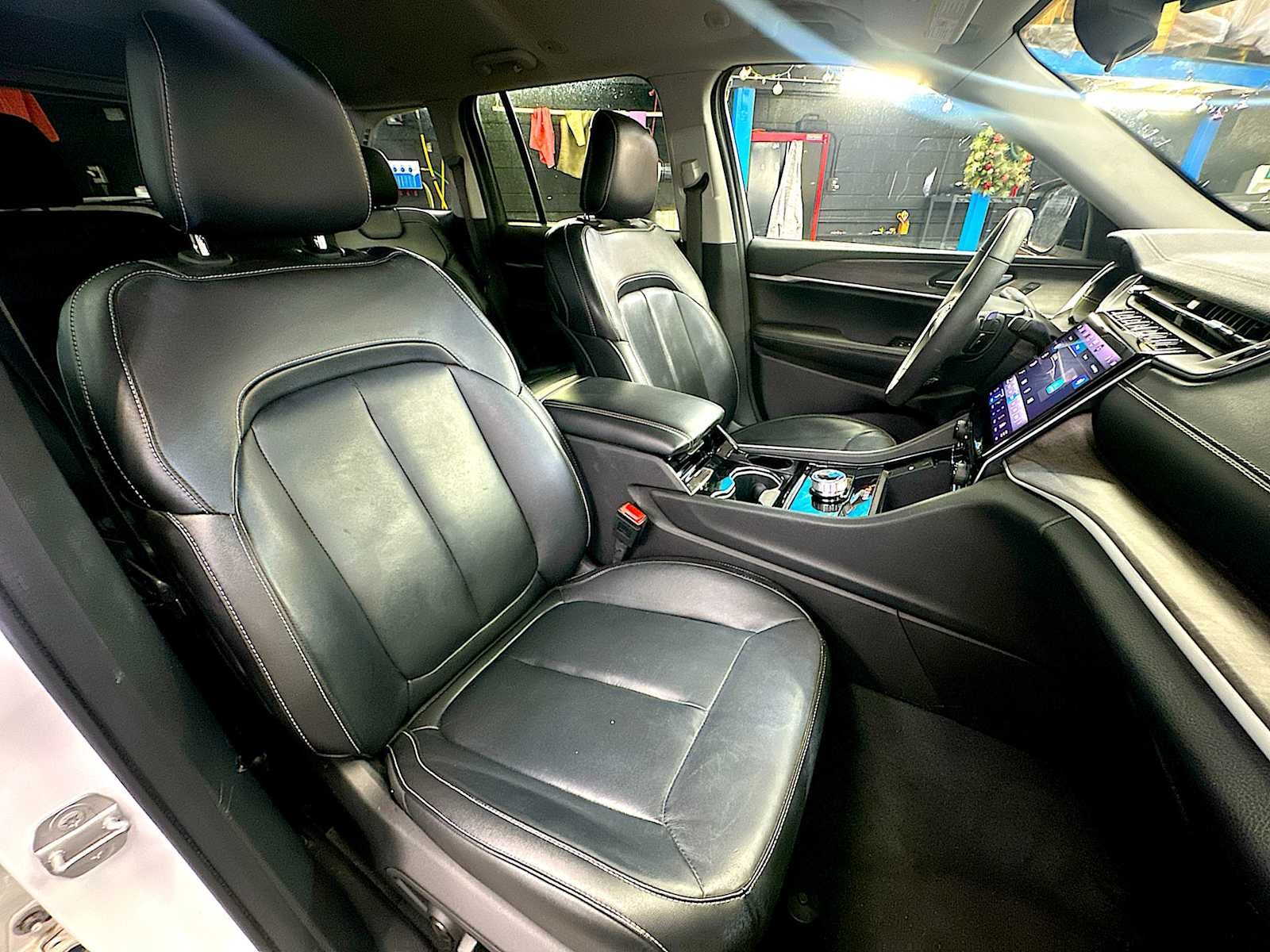 2023 Jeep Grand Cherokee Limited 4x2