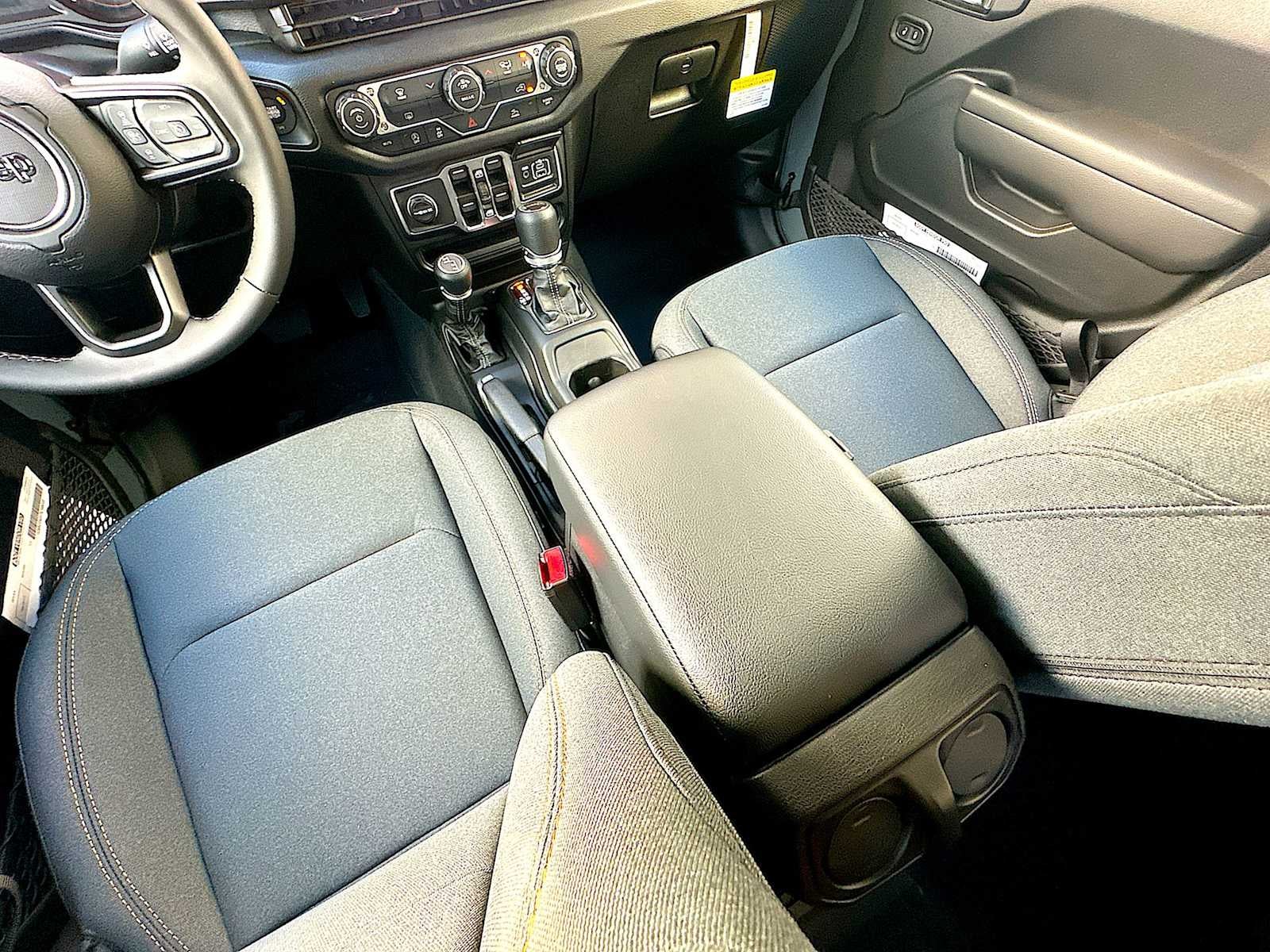 2026 Jeep Gladiator GLADIATOR SPORT S 4X4