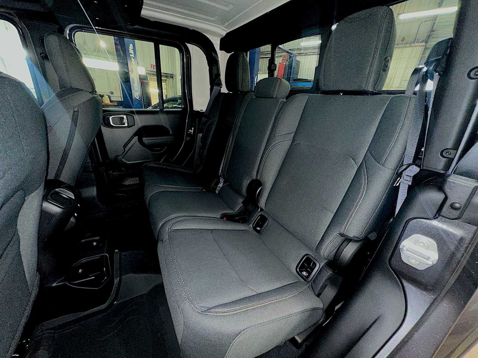 2026 Jeep Gladiator GLADIATOR SPORT S 4X4