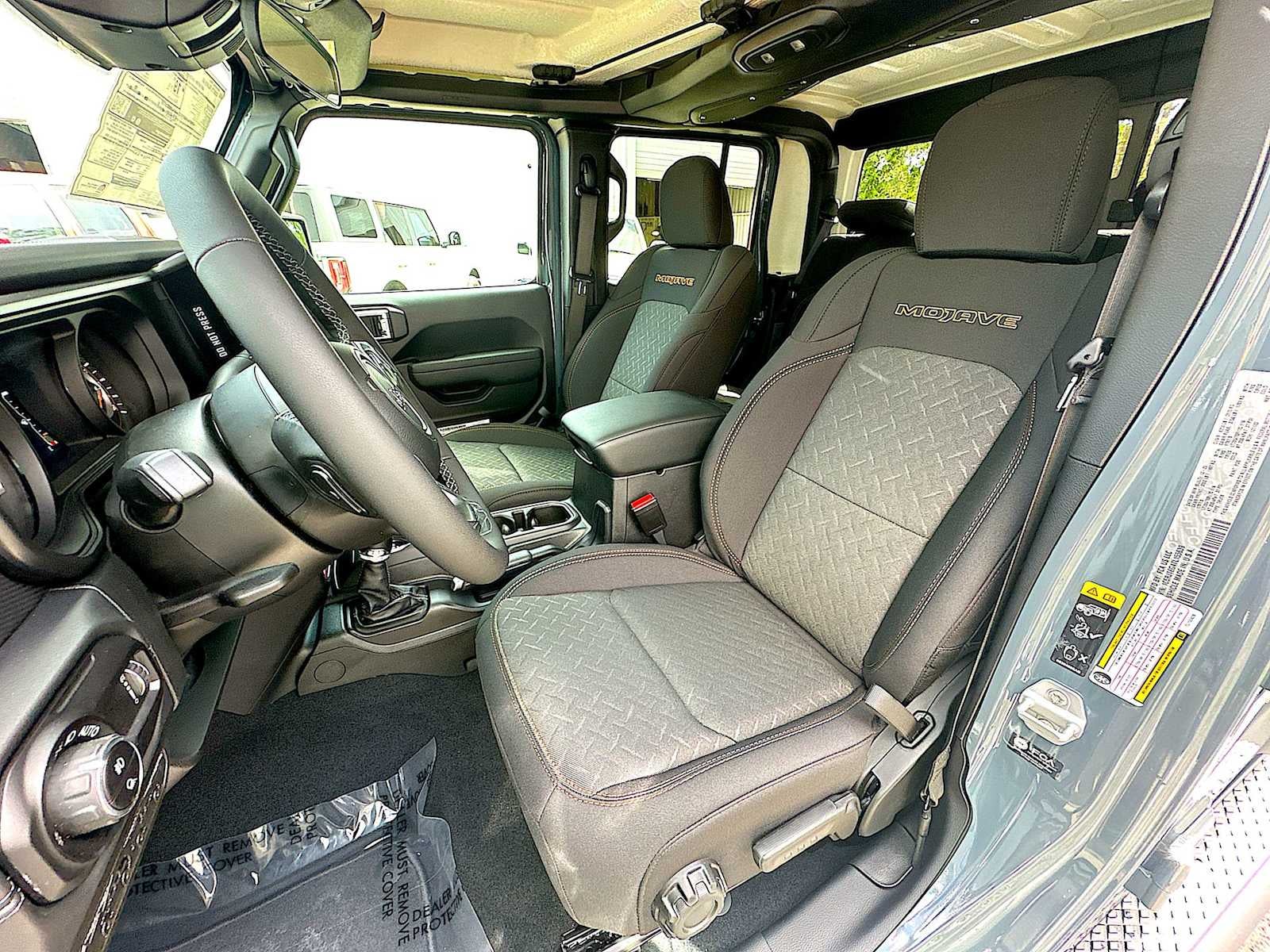 2026 Jeep Gladiator GLADIATOR MOJAVE 4X4