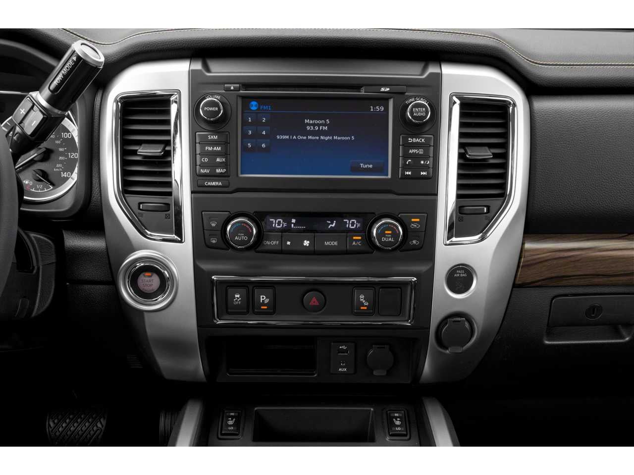 2018 Nissan TITAN SL