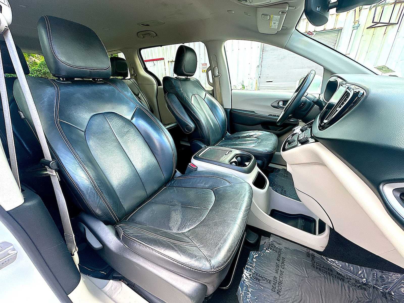 2022 Chrysler Pacifica Touring L