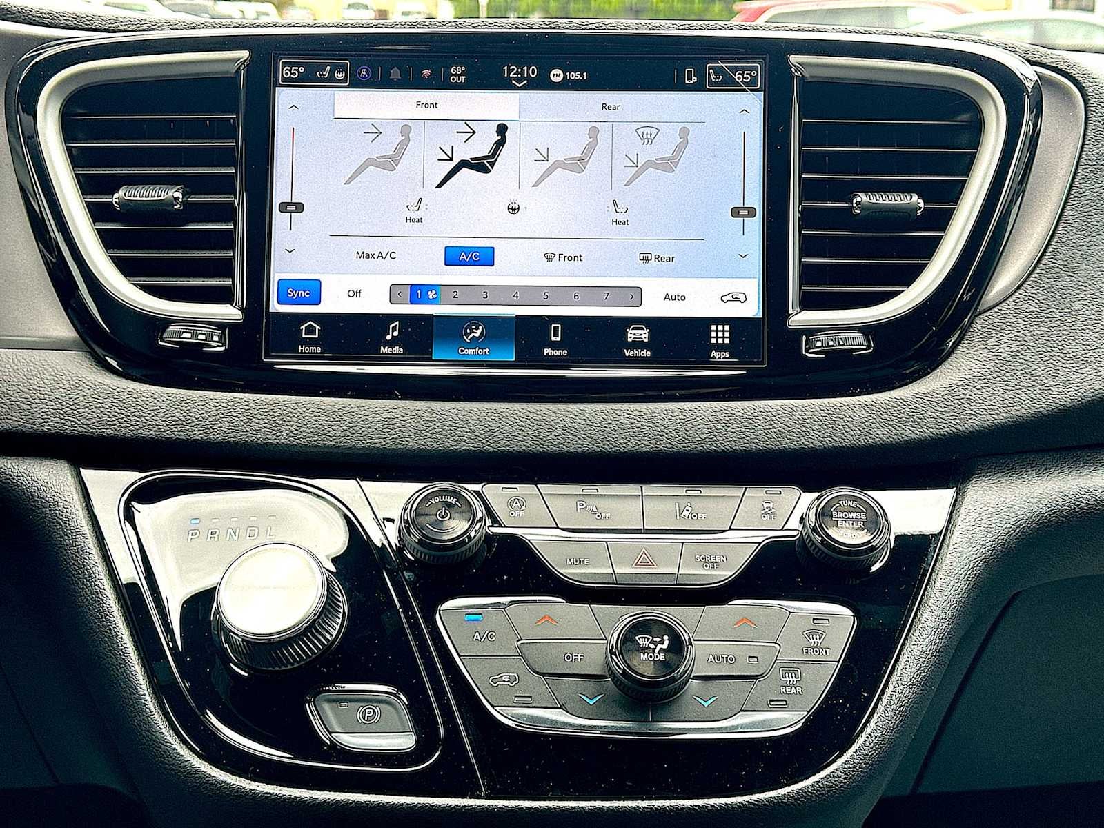 2026 Chrysler Voyager VOYAGER LX