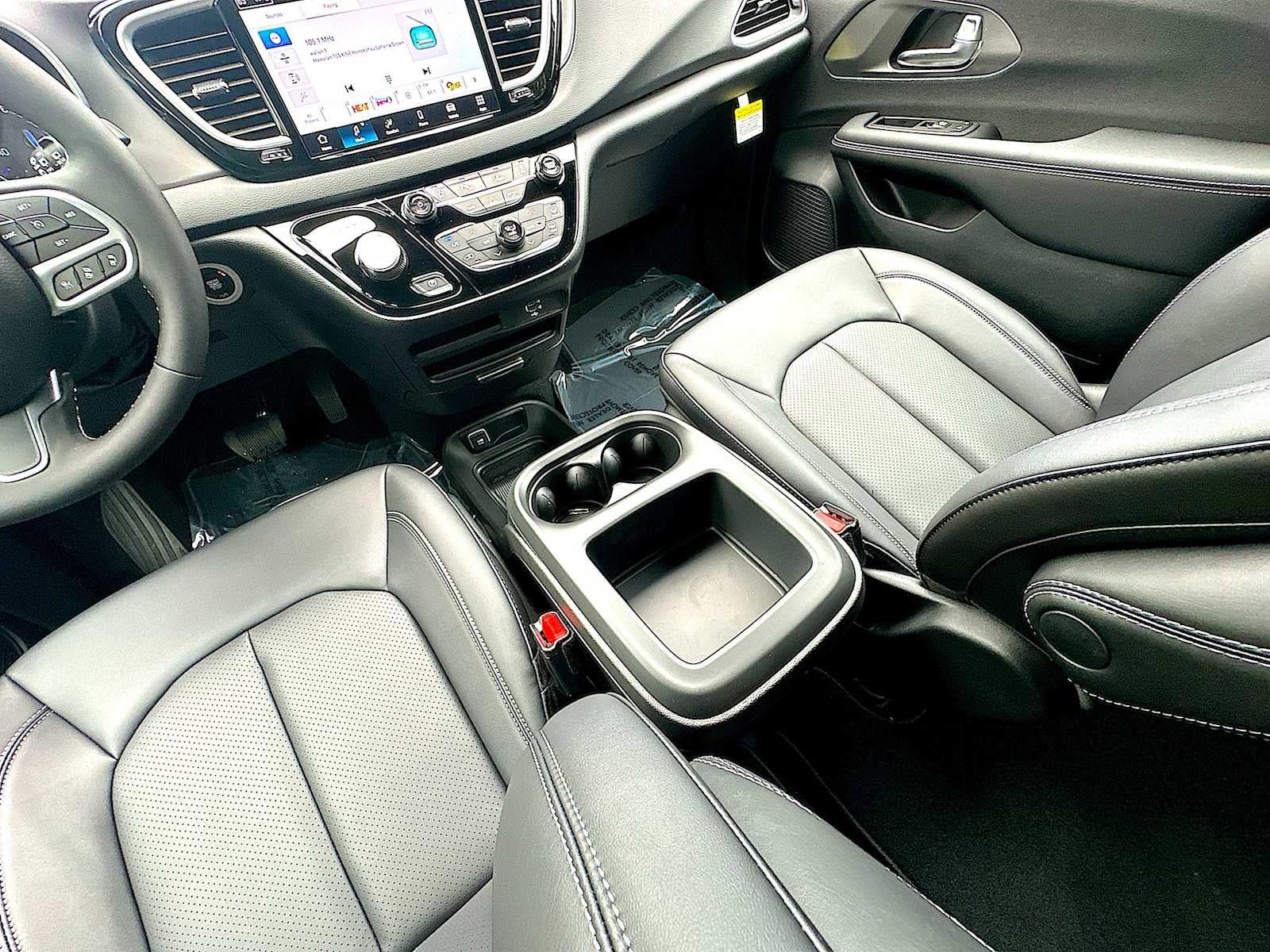 2026 Chrysler Voyager VOYAGER LX