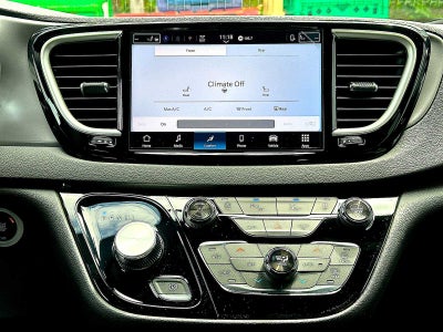 2026 Chrysler Voyager VOYAGER LX