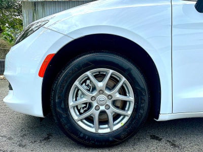 2026 Chrysler Voyager VOYAGER LX