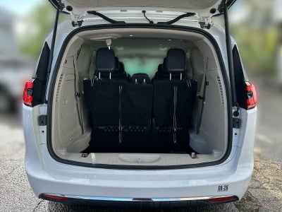 2022 Chrysler Pacifica Hybrid Touring L