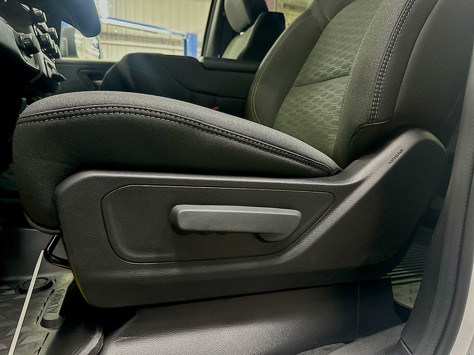 2026 RAM Ram 1500 RAM 1500 TRADESMAN CREW CAB 4X2 5'7' BOX