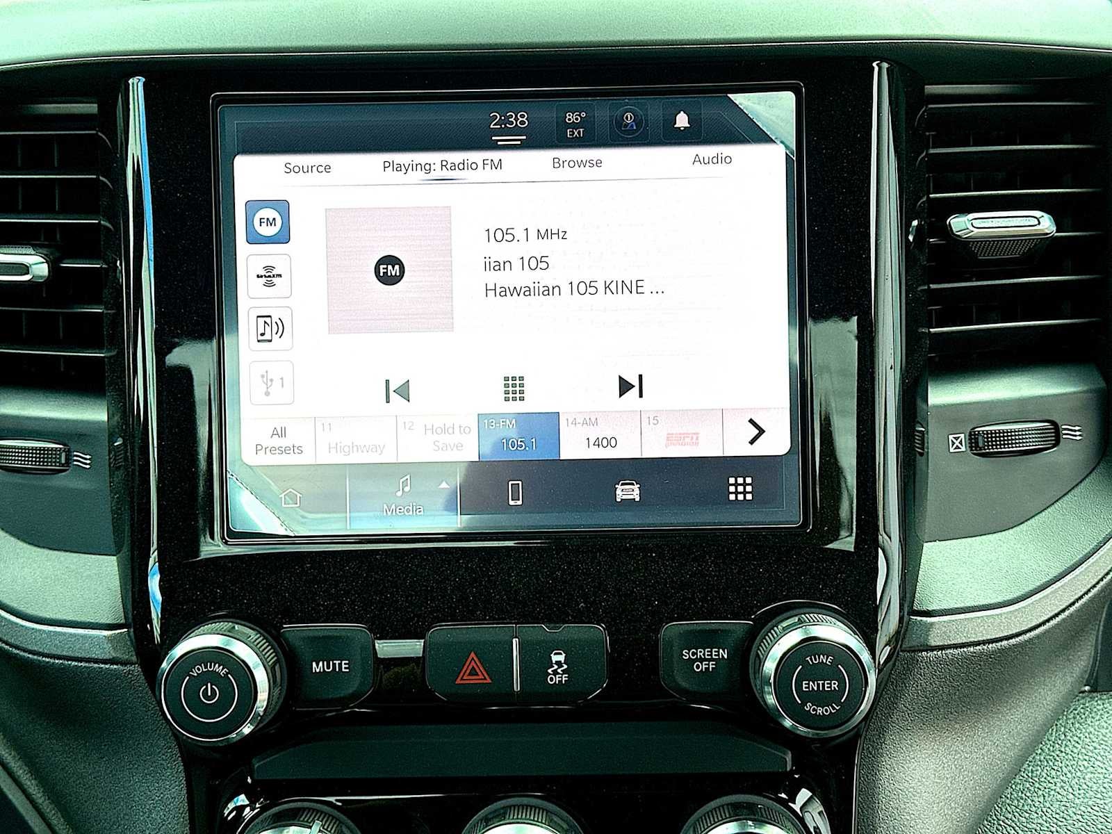 2026 RAM Ram 5500 Chassis Cab RAM 5500 TRADESMAN CHASSIS REGULAR CAB 4X2 84' CA