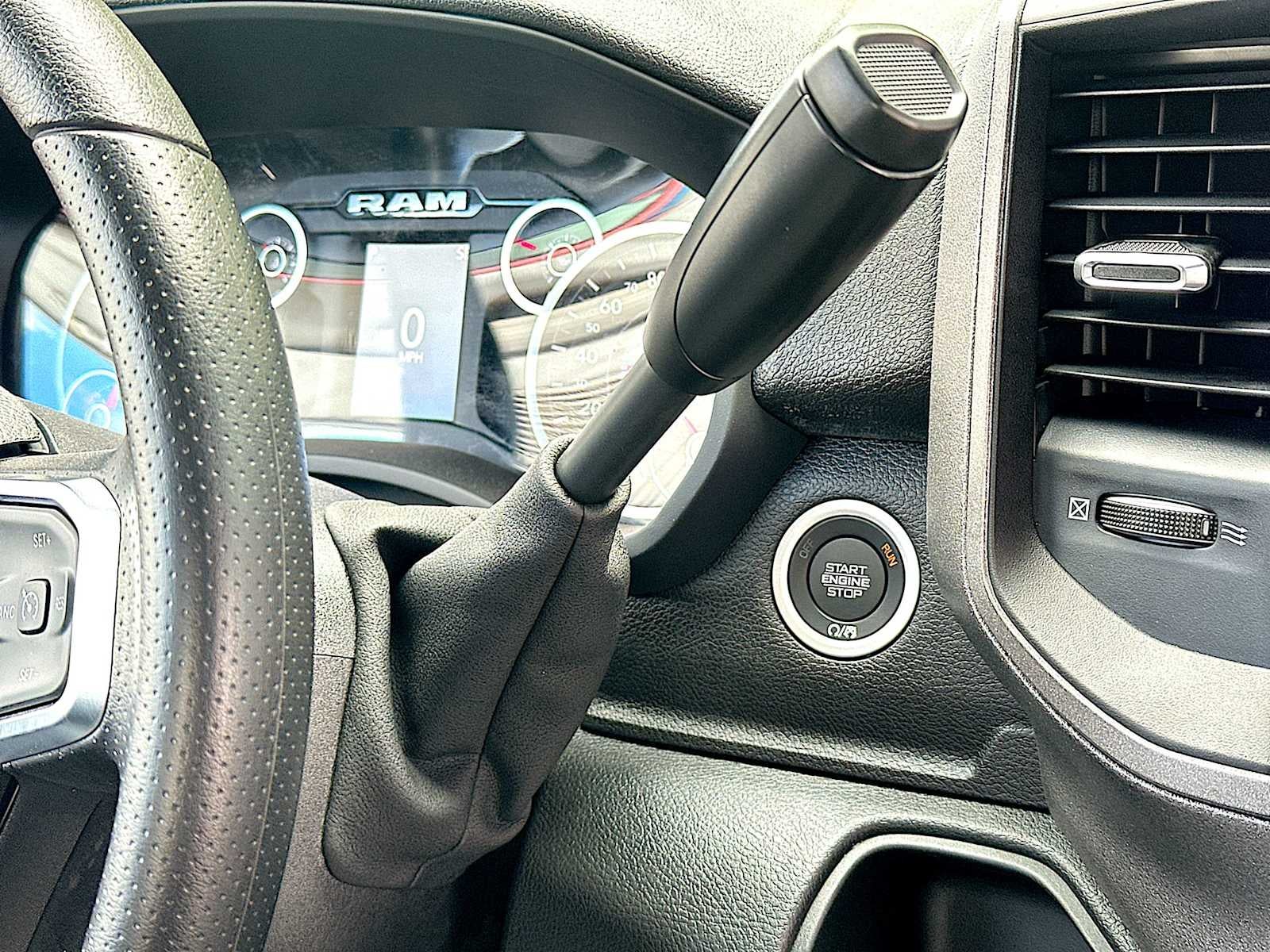 2026 RAM Ram 5500 Chassis Cab RAM 5500 TRADESMAN CHASSIS REGULAR CAB 4X2 84' CA