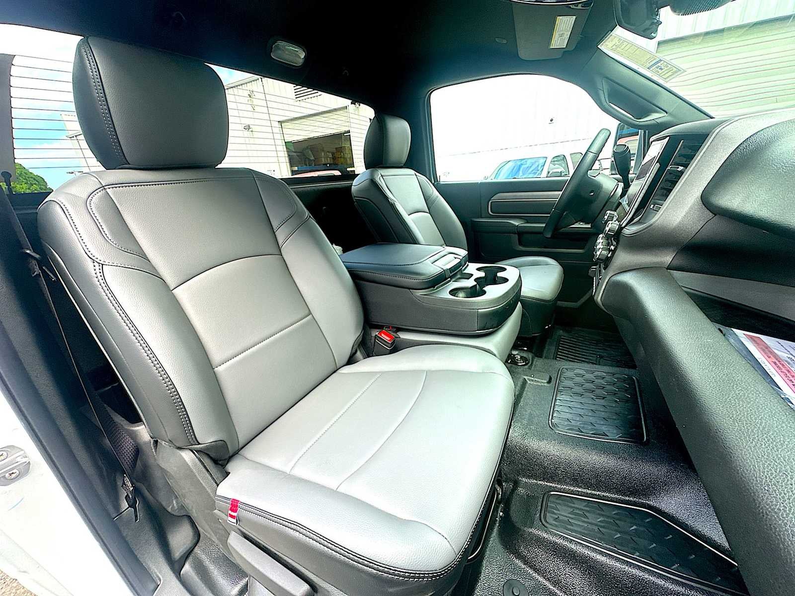 2026 RAM Ram 5500 Chassis Cab RAM 5500 TRADESMAN CHASSIS REGULAR CAB 4X2 84' CA