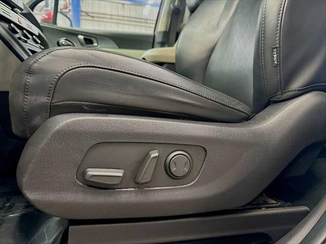 2022 Kia Carnival MPV LX Seat Package