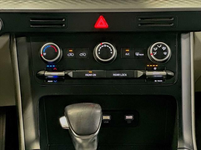 2022 Kia Carnival MPV LX Seat Package