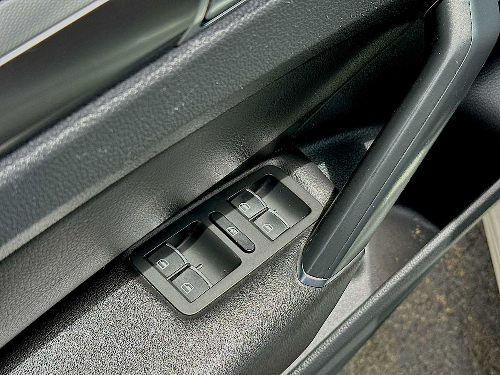 2017 Volkswagen Passat R-Line w/Comfort Pkg
