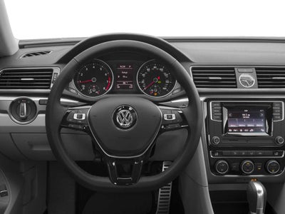 2017 Volkswagen Passat R-Line w/Comfort Pkg