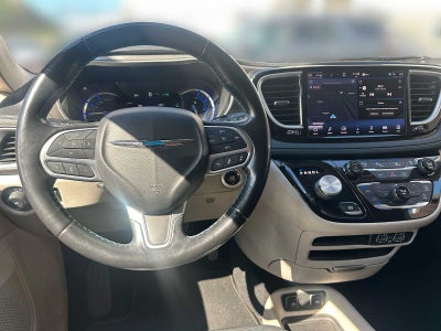 2021 Chrysler Pacifica Hybrid Touring L