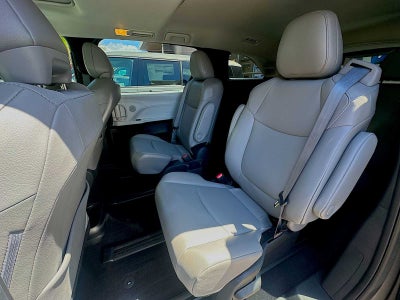 2025 Toyota Sienna XLE