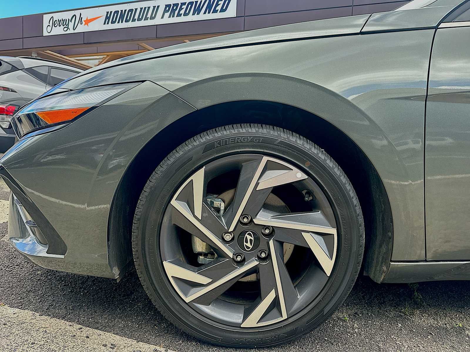 2025 Hyundai Elantra Hybrid Limited